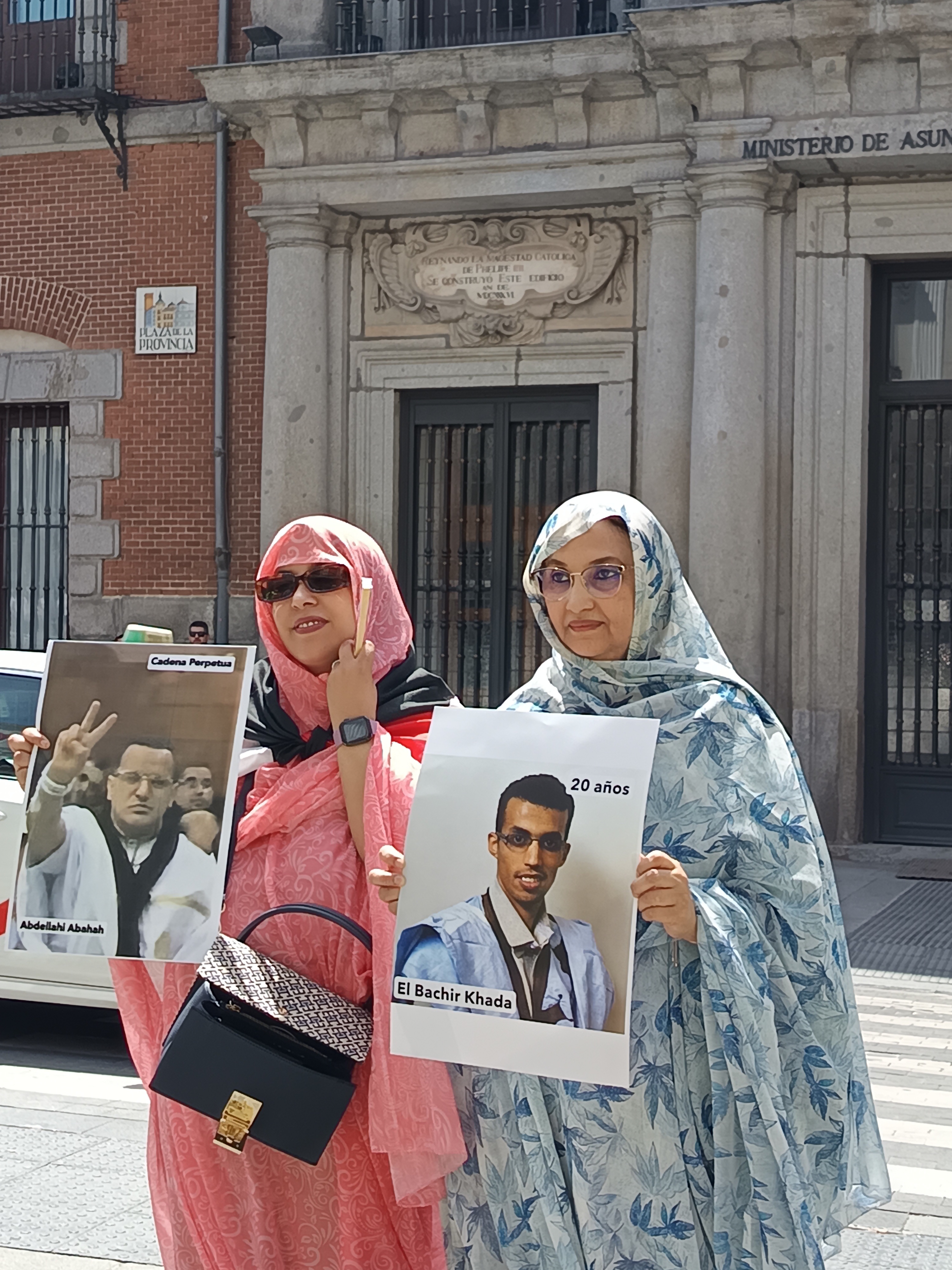 AMINATOU HAIDAR CON TATTA SALEK