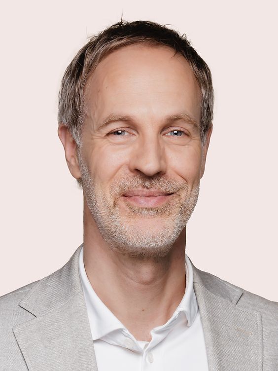 SEBASTIAN FIEDLER